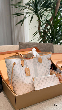 Neverfull Monogram Pearly