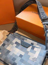 District PM Messenger Bag