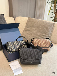 Jett Messenger Bag