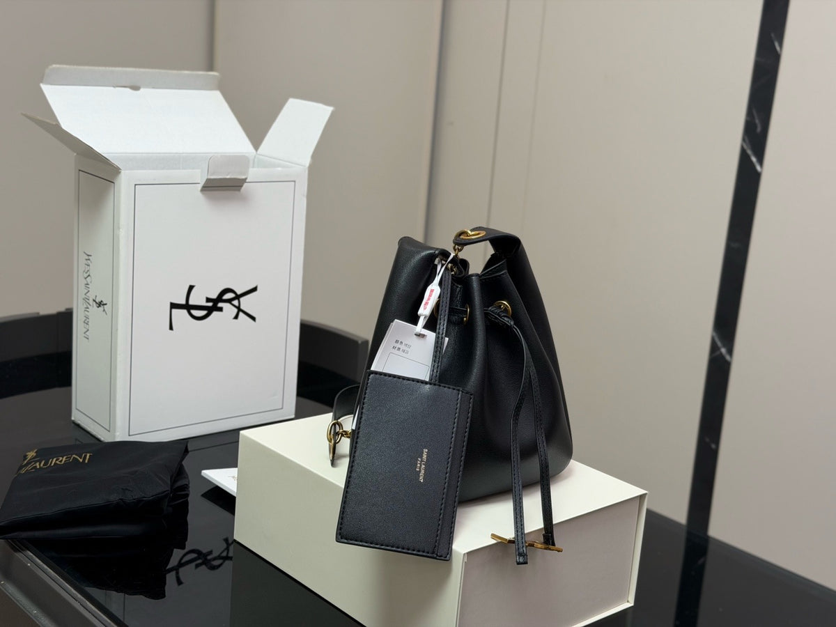 Paris VII Bucket bag