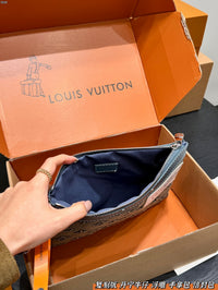 Pochette Voyage MM Monogram Denim