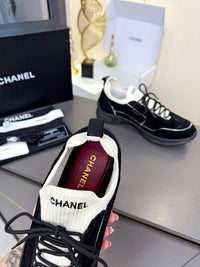 Logo Sneakers