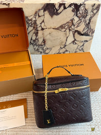 Nice BB Vanity Case