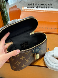 Vanity Chain Pouch Bag