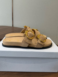 26S Médaillon Buckle Slides