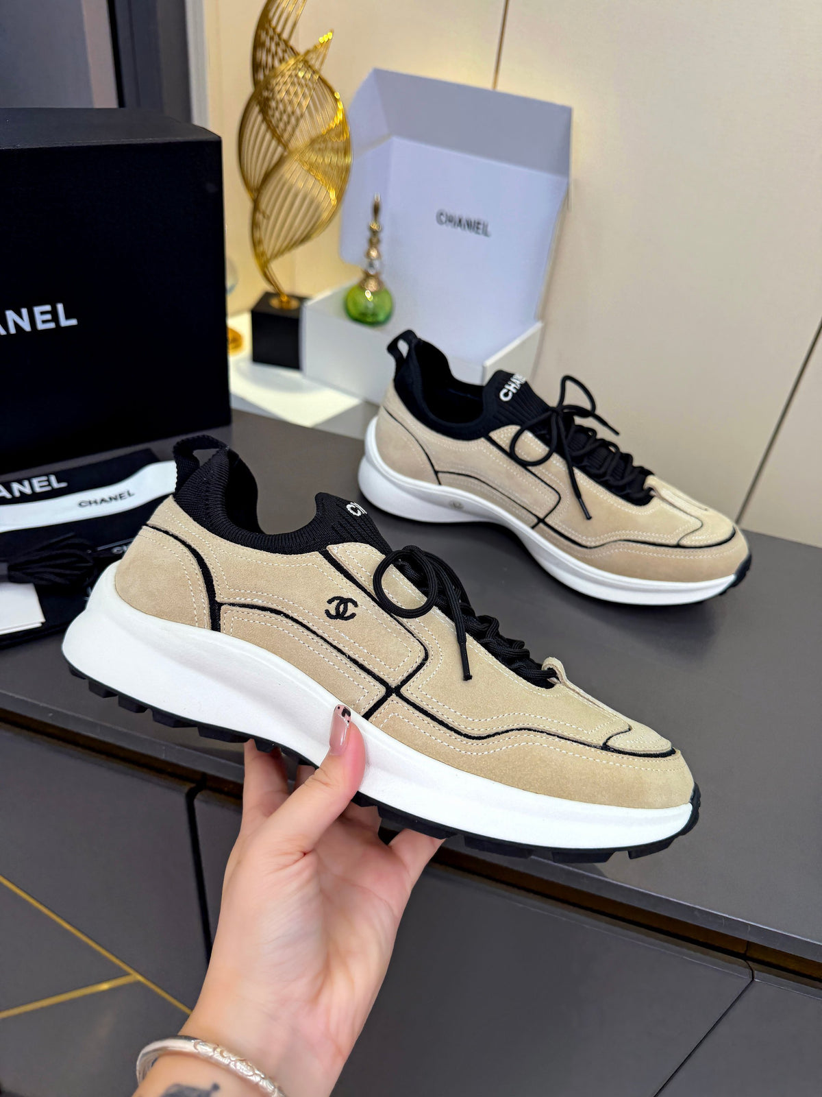 Logo Sneakers