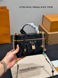 Vanity Chain Pouch