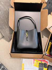 Le 5 À 7 Hobo Bag