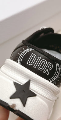 Wmns Chrono Sneakers