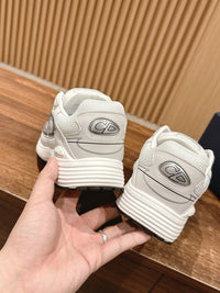 B30 Sneakers