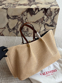 Straw VLogo Signature Tote Bag