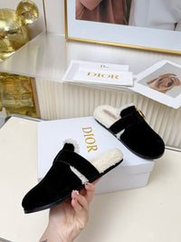 Médaillon Buckle Mules