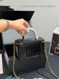 Top Handle Vanity Case