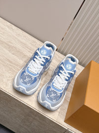 Run 55 Sneakers