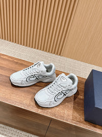 B30 Sneakers
