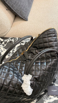 ES Giant Quilted Travel Bag