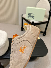 Knight Runner Sneakers