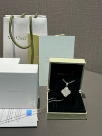 Magic Alhambra Pendant Necklace