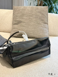 Punch Medium Leather Tote Bag