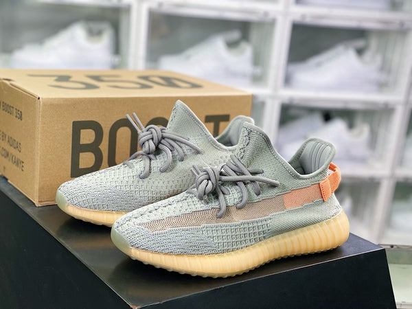 Yeezy Boost 350 V2 Hyperspace
