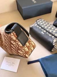 Jett Messenger Bag