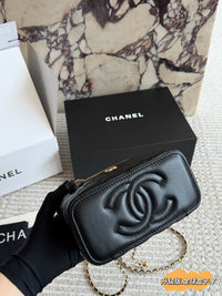 Pearl Crush Vanity Bag