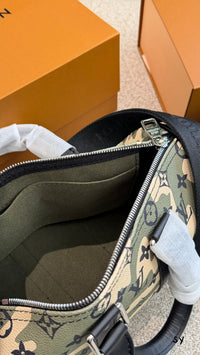 Monogramouflage Speedy