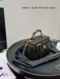 25B Vanity Case with Chain