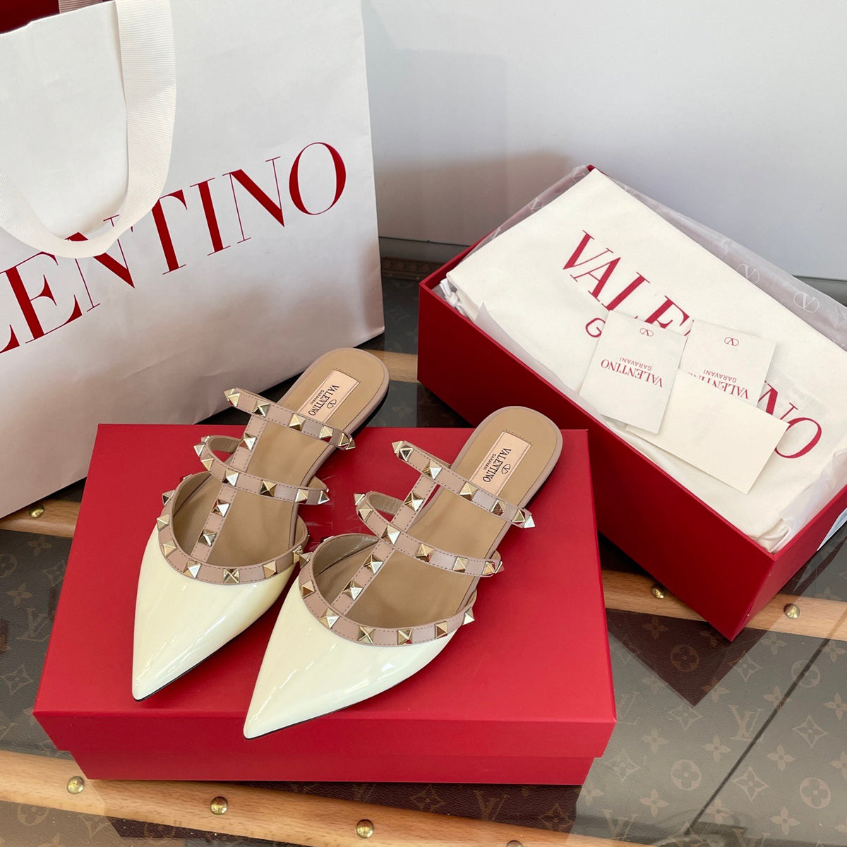 Garavani Rockstud Flat Mules