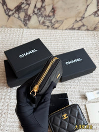 Classic Zipped Coin Purse
