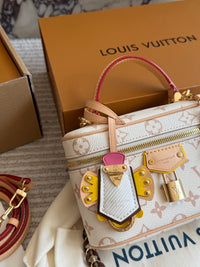 Vanity Chain Pouch