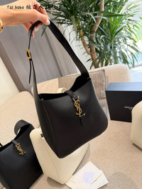 Le 5 À 7 Hobo Bag
