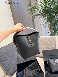 Le 37 Bucket Bag Calf Leather