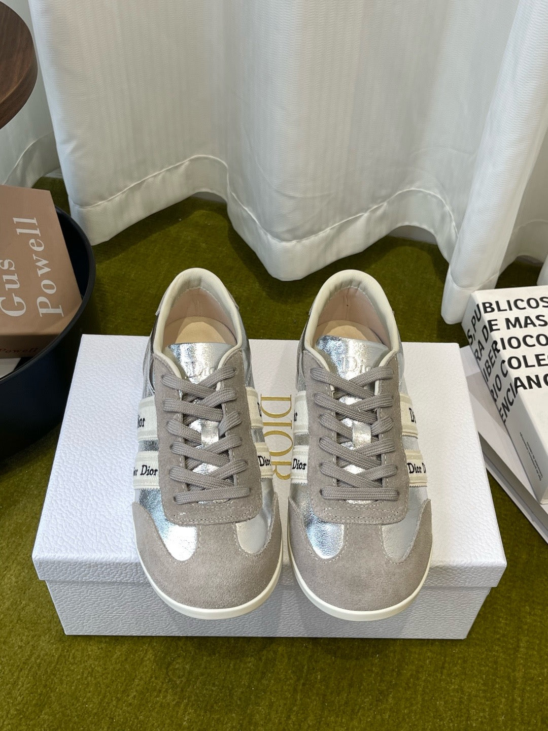 26S Ribbon Sneakers