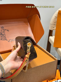 Ivy Wallet On Chain Bag