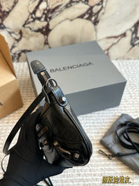 Le City Pouch Shoulder Bag