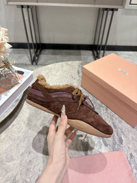 Gymnasium Suede Sneakers
