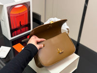 Le 5 à 7 Supple Small Shoulder Bag