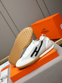 Trail Sneakers