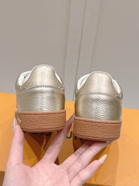 Frontrow Sneakers