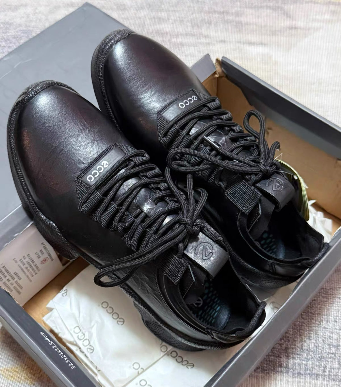 ECCO Black Leather Comfort Sneakers