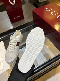 Stretch Low Top Trainers