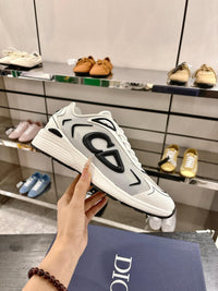 B30 Sneakers