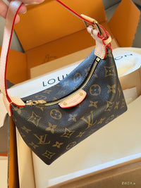 Hills Pochette Bag