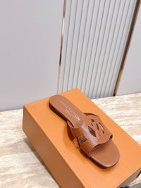 Isola Flat Mules