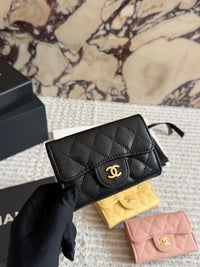 Classic Flap Cardholder