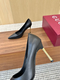 Bombshell Pumps