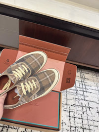 Nantucket Walk Sneakers