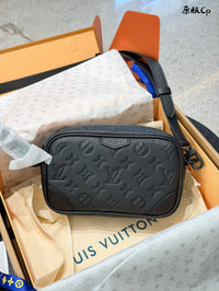 Trocadéro Wearable Wallet