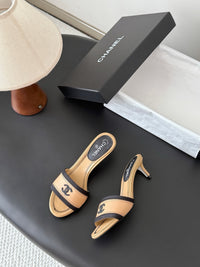 26B Kitten Heel Slides